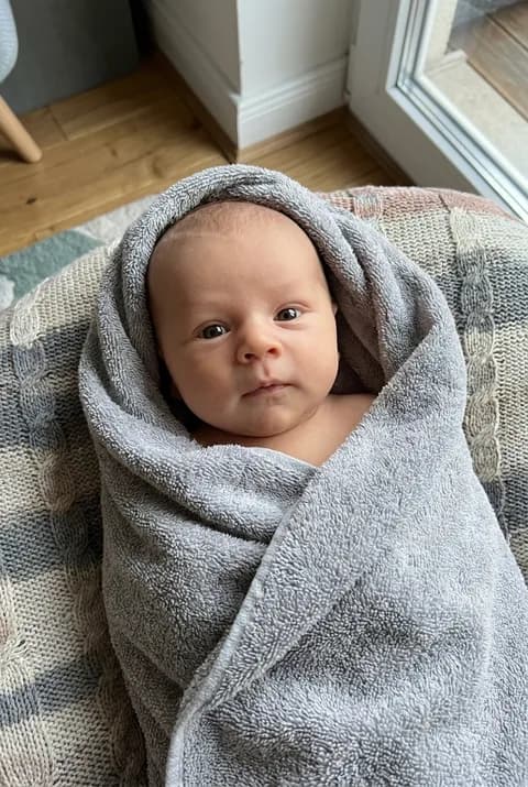 Foto de celular do bebê, antes do ensaio