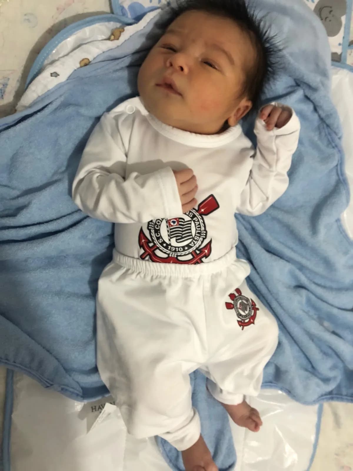 Foto de celular do bebê, antes do ensaio
